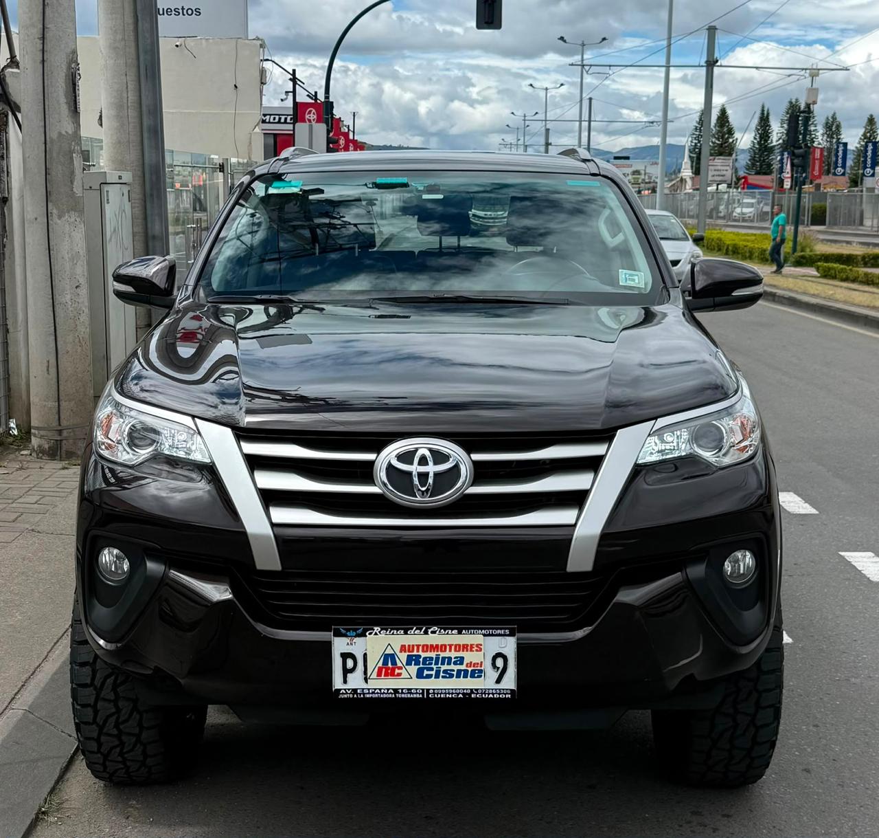 Toyota Fortuner - Vista 2